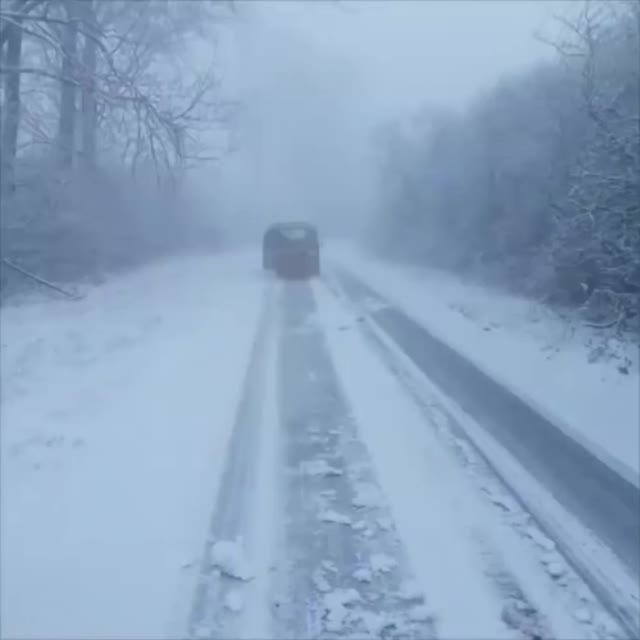 снегоуборочный автобус Гиф - Гифис