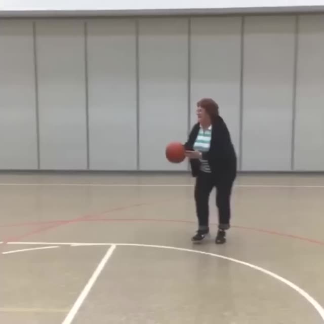 женщина в баскетболе Гиф - Гифис