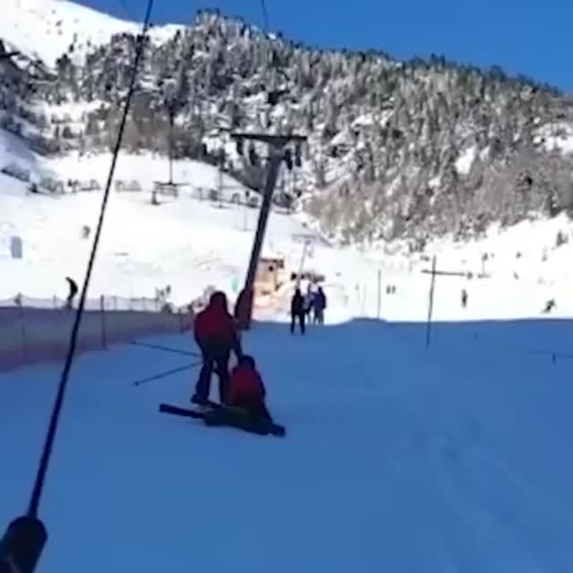 два лыжника Гиф - Гифис