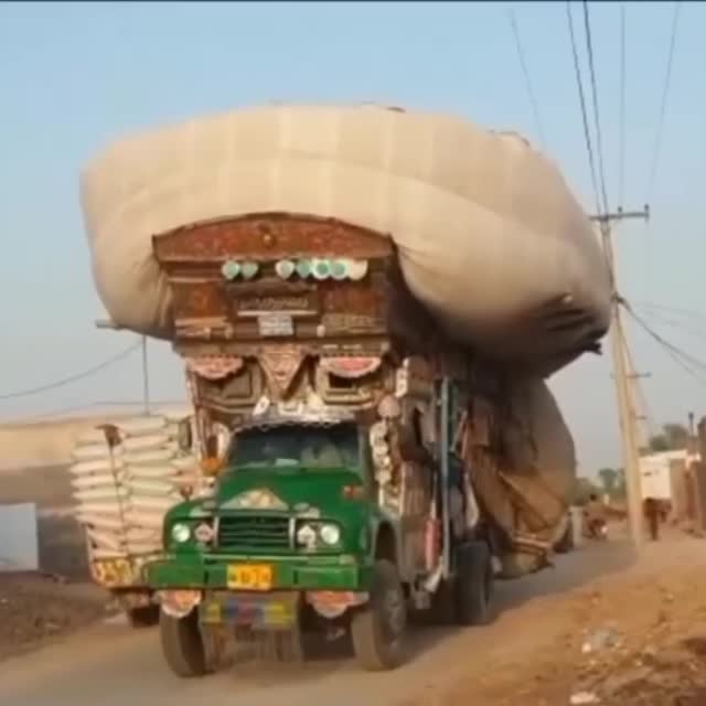 грузовики в индии Гиф - Гифис