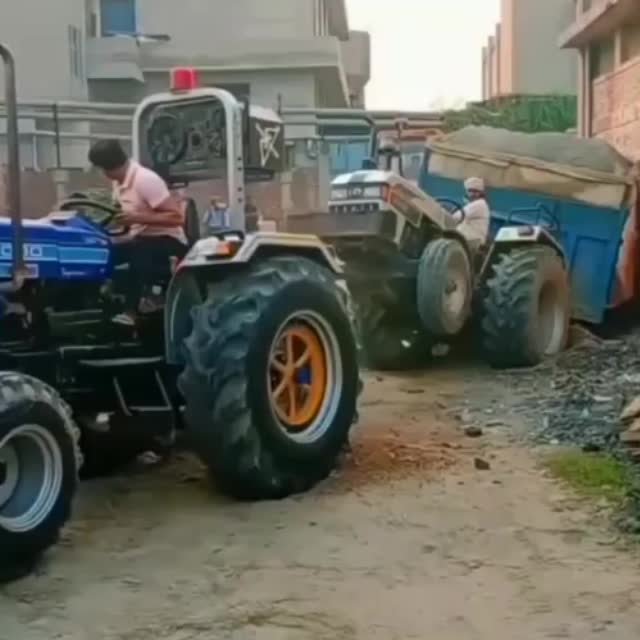 идиоты на тракторе Гиф - Гифис