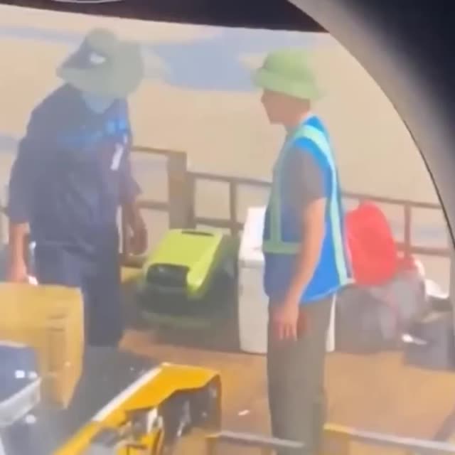 работники аэропорта Гиф - Гифис