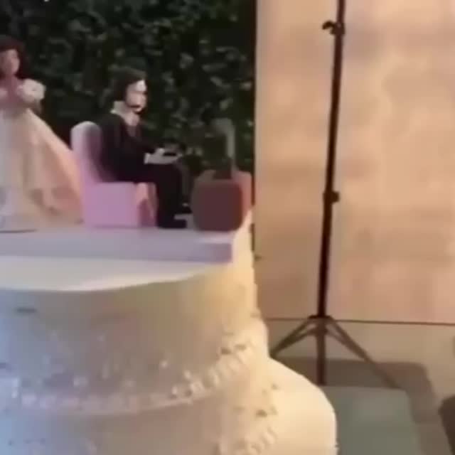 свадебный торт для стримера Гиф - Гифис