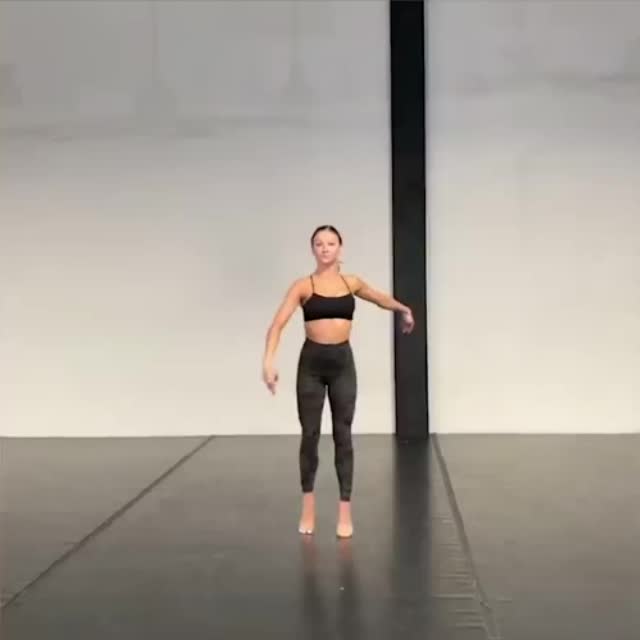 танец от балерины Гиф - Гифис