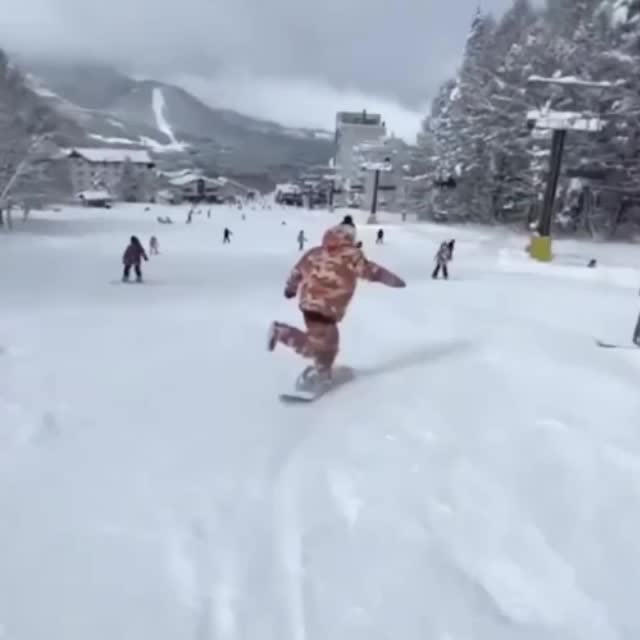 одноногой на сноуборде Гиф - Гифис