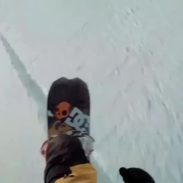 бесстрашный сноубордист Гиф - Гифис